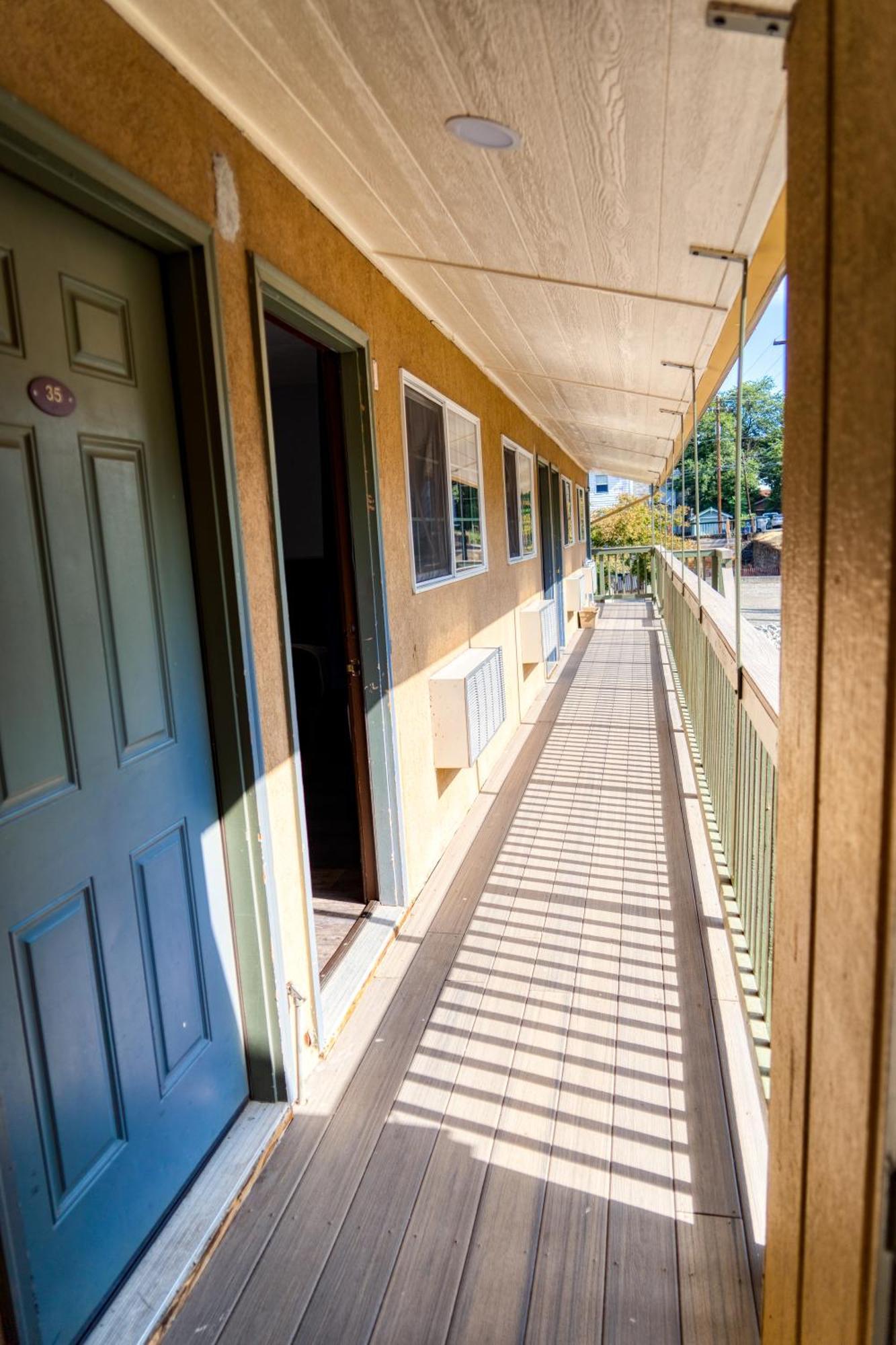 Budget Inn The Dalles Exterior photo